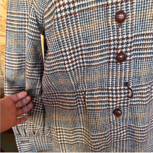 100% wool plaid blazer dress with button-up front and long sleeves - Picture 2 of 6